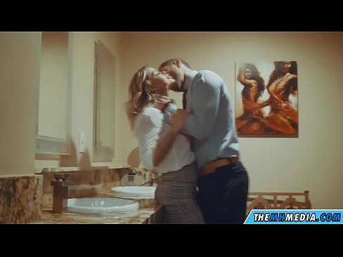 ❤️ Cando unha loura tetona seduce nun baño público ️❌ Vídeo anal a nós gl.femidaassist.ru ❌️